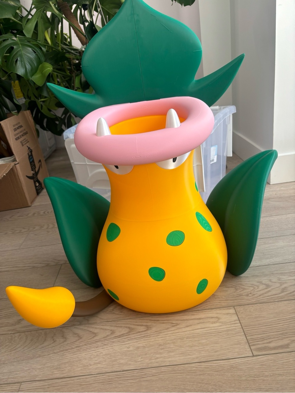 Victreebel storage or trashcan for Pokémon fans